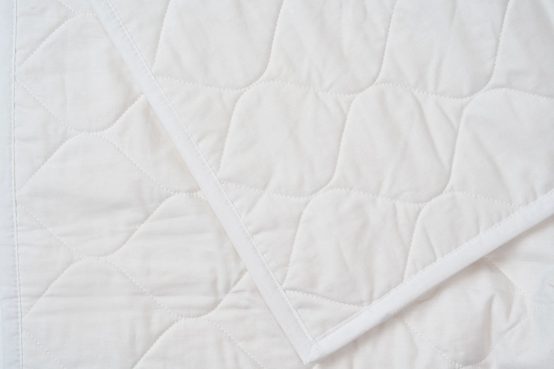American Made Cotton Quilted Bedspread - Image 4