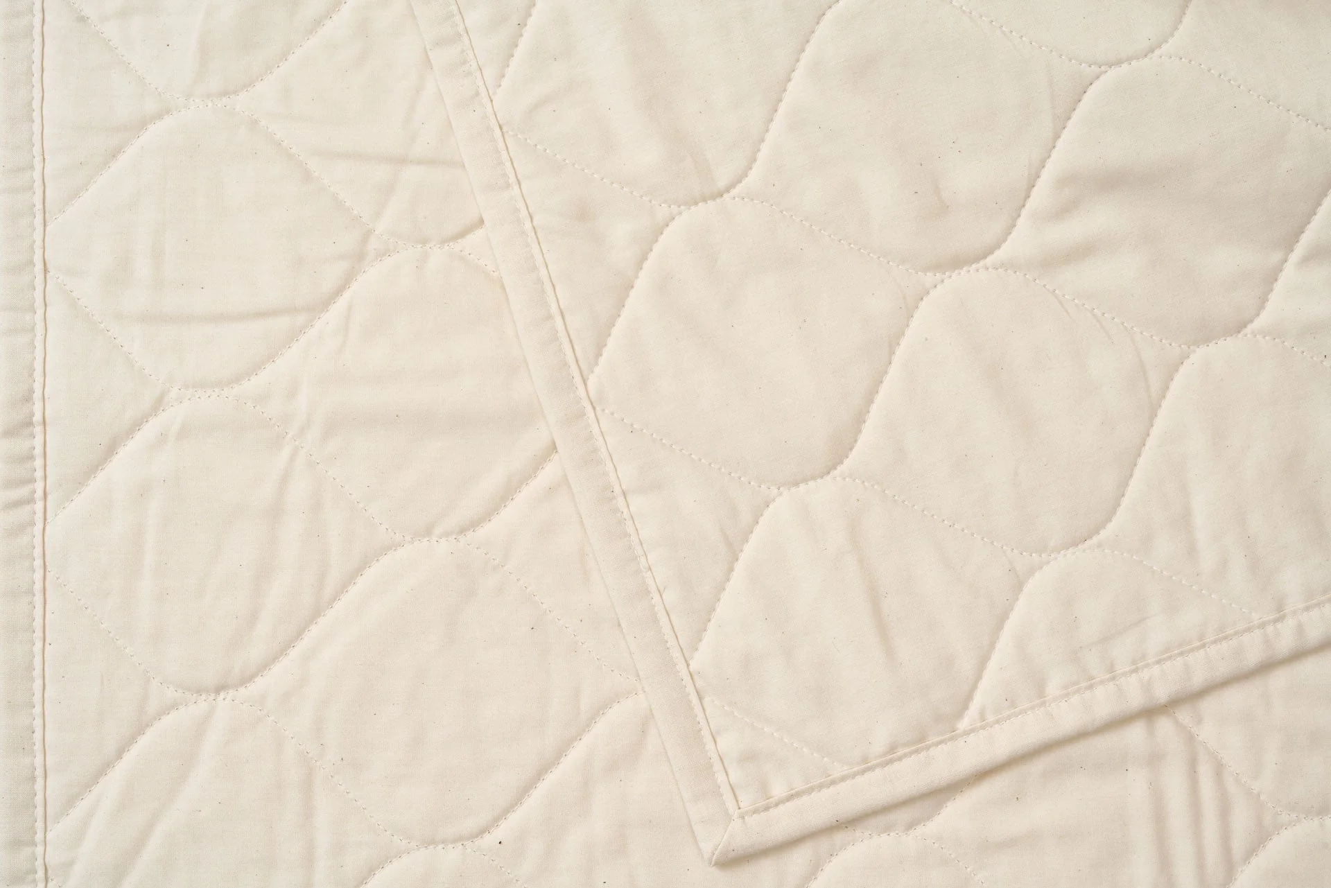 American Made Cotton Quilted Bedspread - Image 8