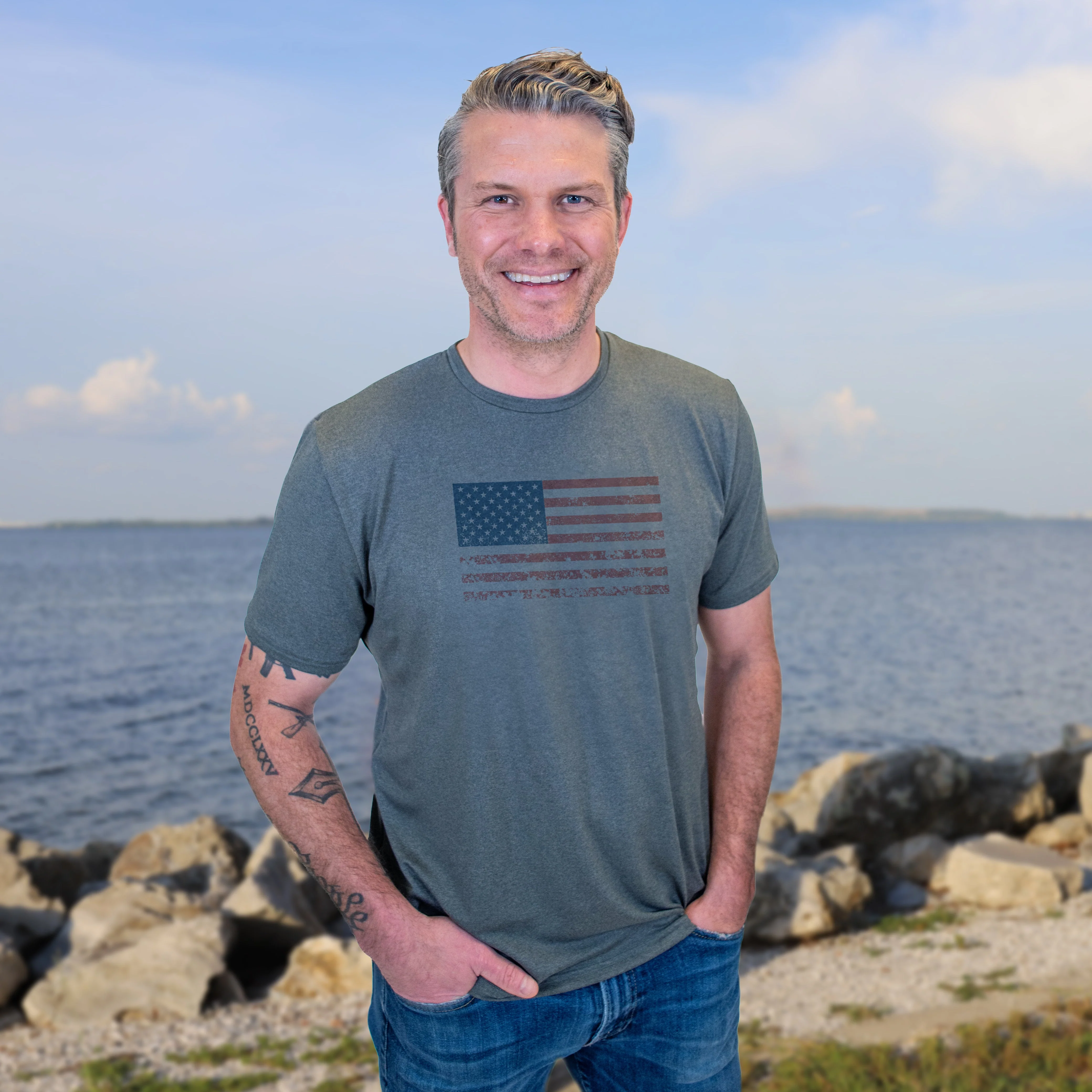 Men's Distressed American Flag Graphic T-Shirt - Image 2